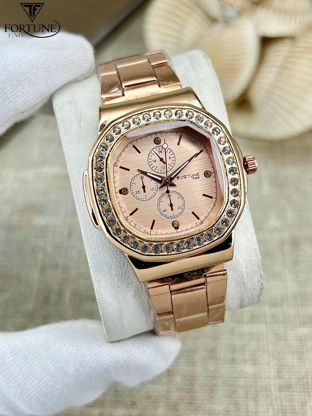 Women’s Rose Gold Stainless Steel Chain Watch – Square Dial, Quartz Movement, Water Resistant