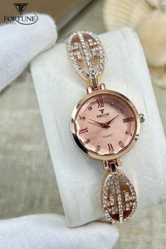 Women’s Rose Gold Stainless Steel Chain Watch – Round Dial, Quartz Movement, Water Resistant