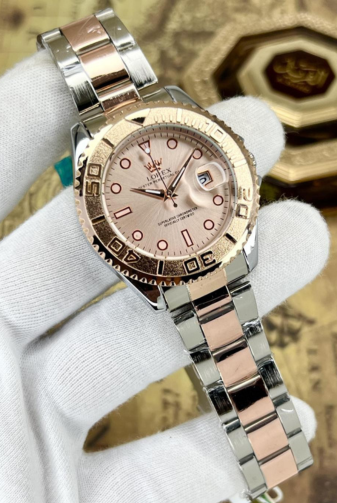 Women’s Golden Stainless Steel Chain Watch – Round Dial, Quartz Movement, Water Resistant